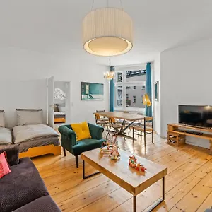 Wilhelmshavener 3br In Downdown Moabit Appartement Berlijn